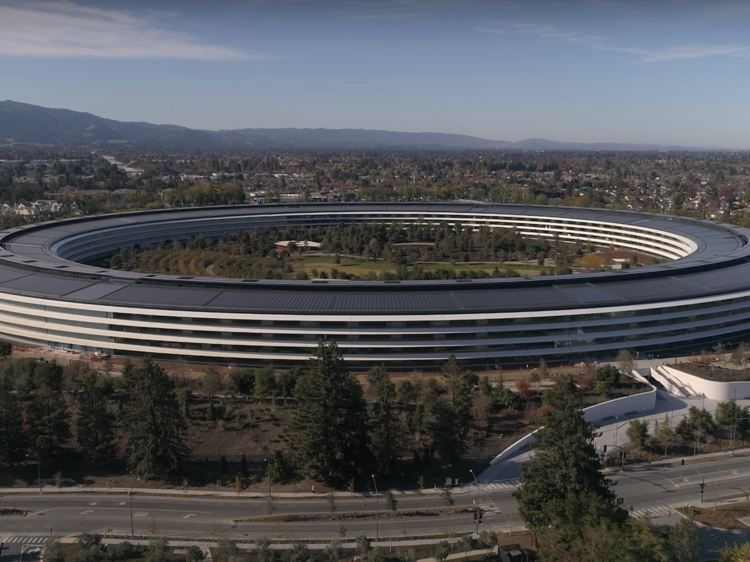 تعرض موظفي شركة آبل الى إصابات