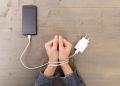 نصائح للتخلص من إدمان الهواتف الذكية ! | Tech Gigz - تيك كيكز