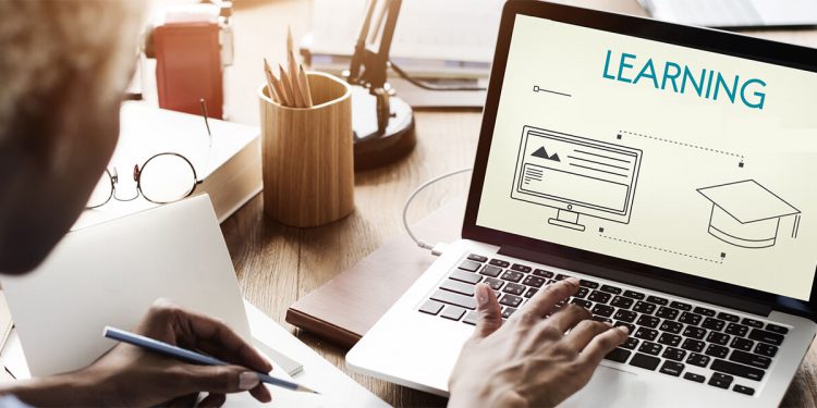 التعليم الإلكتروني.. أبرز المنصات والبرامج | Tech Gigz - تيك كيكز