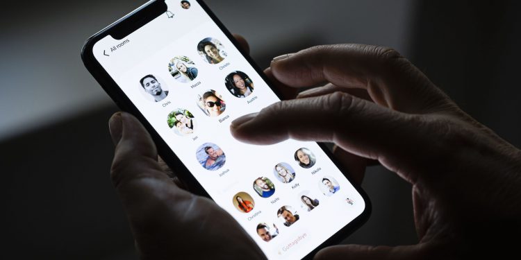 نادي الأثرياء السري … تطبيق “كلوب هاوس”، فما هذا التطبيق؟ وهل هو آمن؟